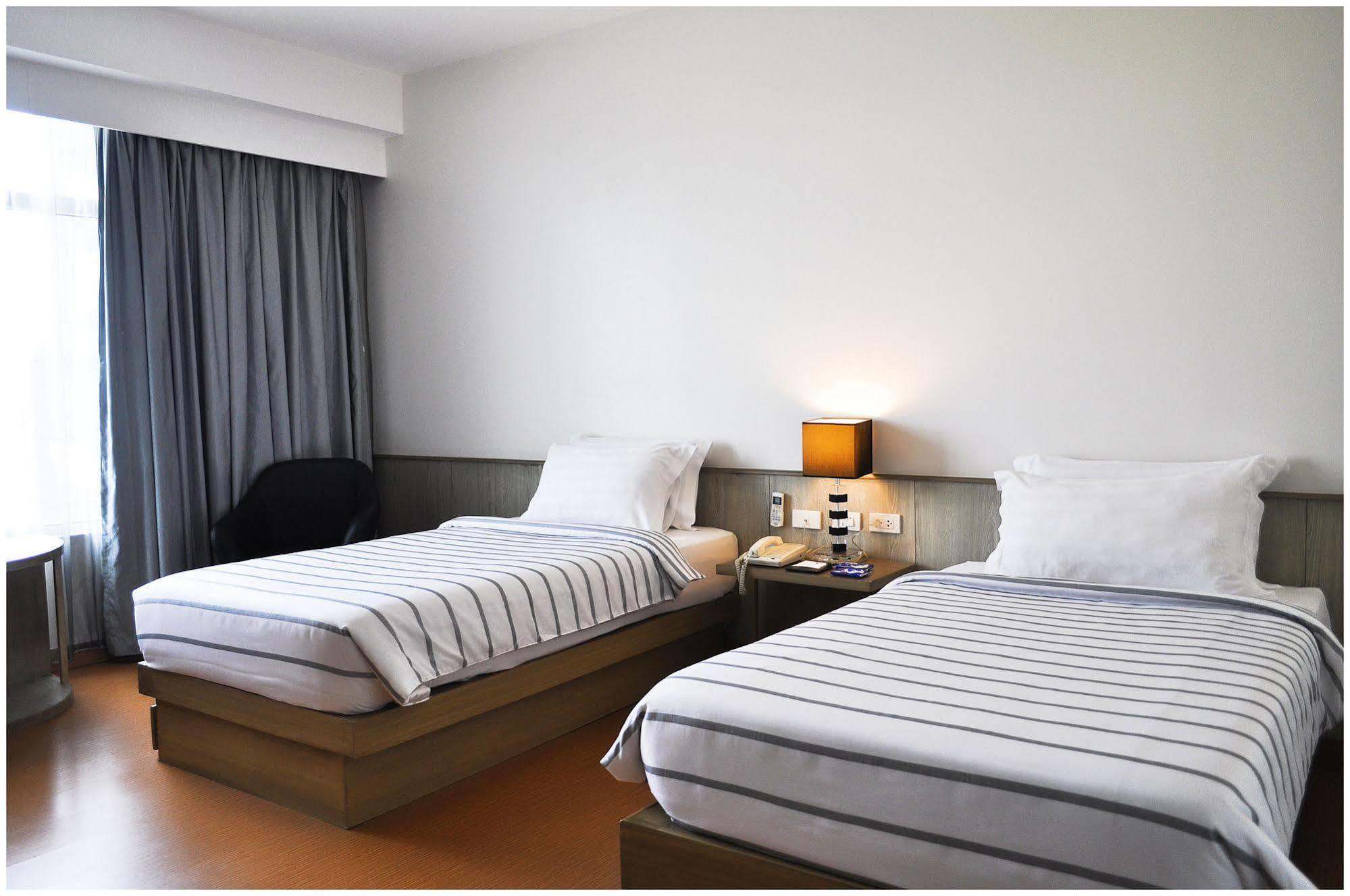 Paseo Premiere Hotel Santa Rosa  Eksteriør bilde